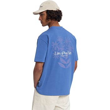 PETALS ARTWORK TEE
