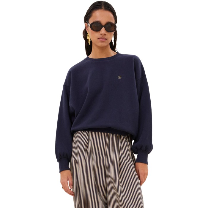 lili coast sweater