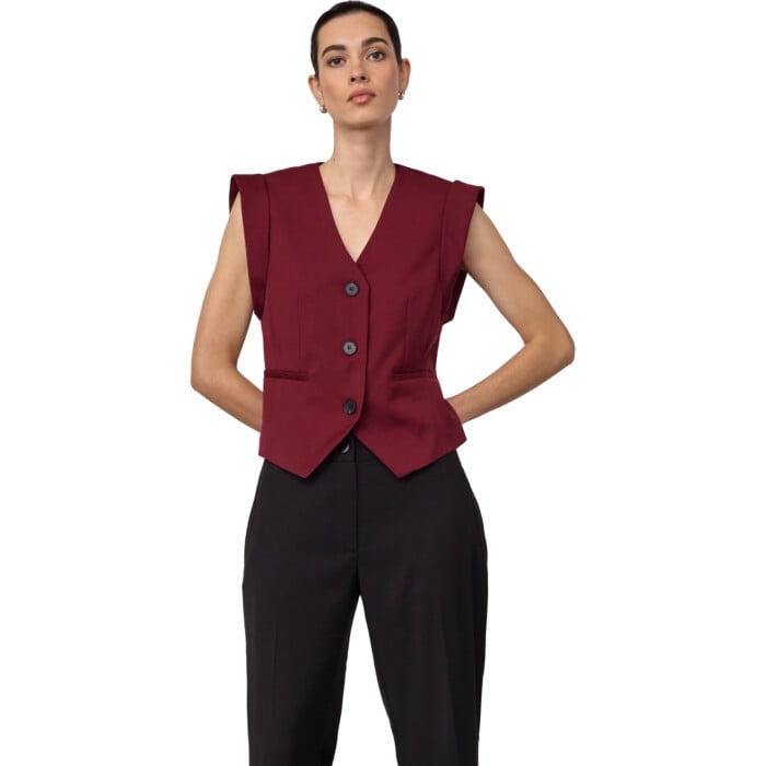 VoliCC Fitted Winge Vest Berry Red