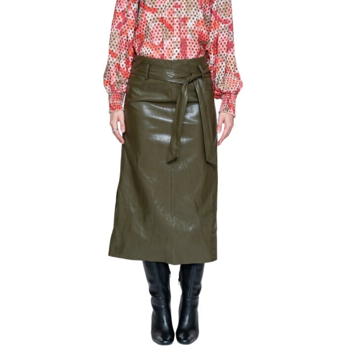 Skirt moss